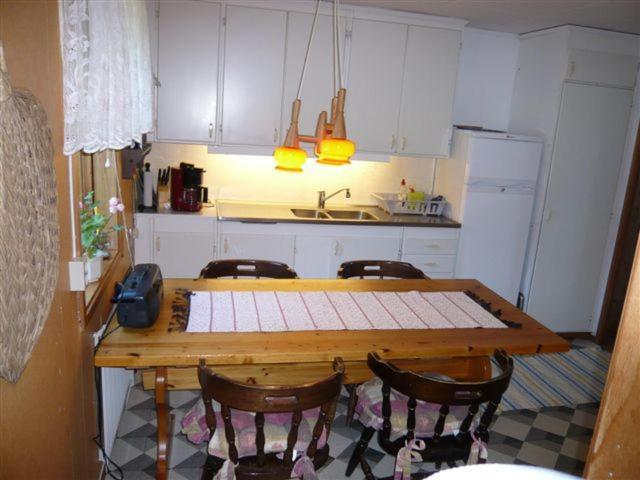 Aemtoen Villa Knared Bagian luar foto