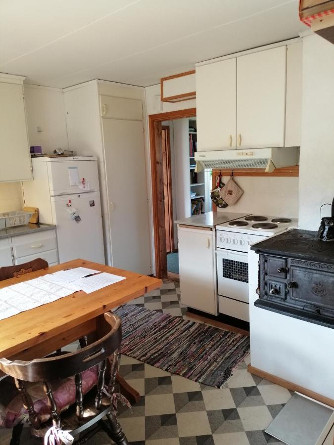 Aemtoen Villa Knared Bagian luar foto