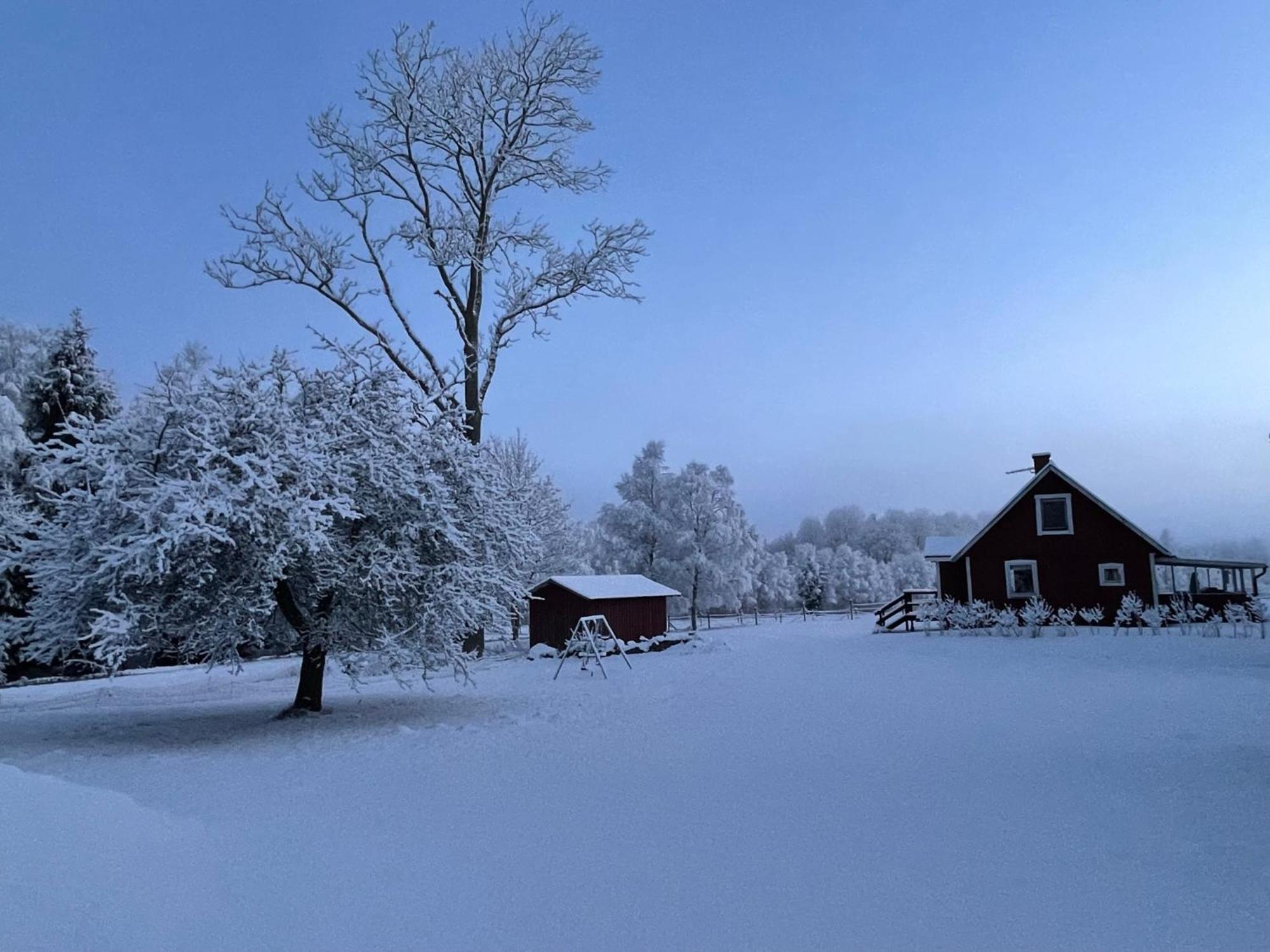 Aemtoen Villa Knared Bagian luar foto